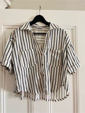 Zara Cream and Navy Striped Button-Front Short Sleeve Shirt